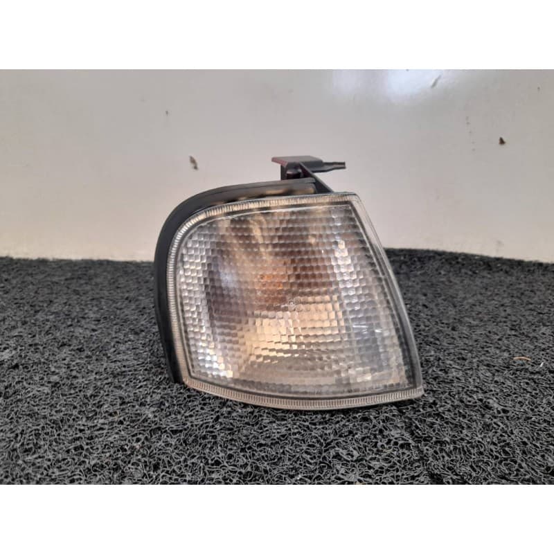 Recambio de piloto delantero derecho para nissan primera berl./familiar (p10/w10) slx berlina (p10) referencia OEM IAM - Rojo