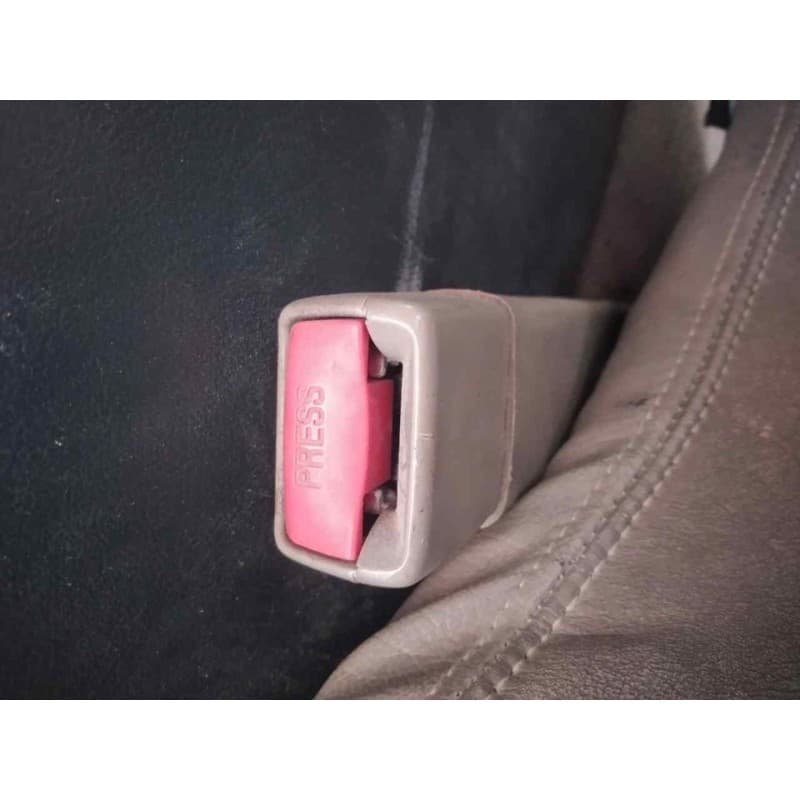 Recambio de enganche cinturon delantero izquierdo para chevrolet camaro cabrio piel referencia OEM IAM - Marrón