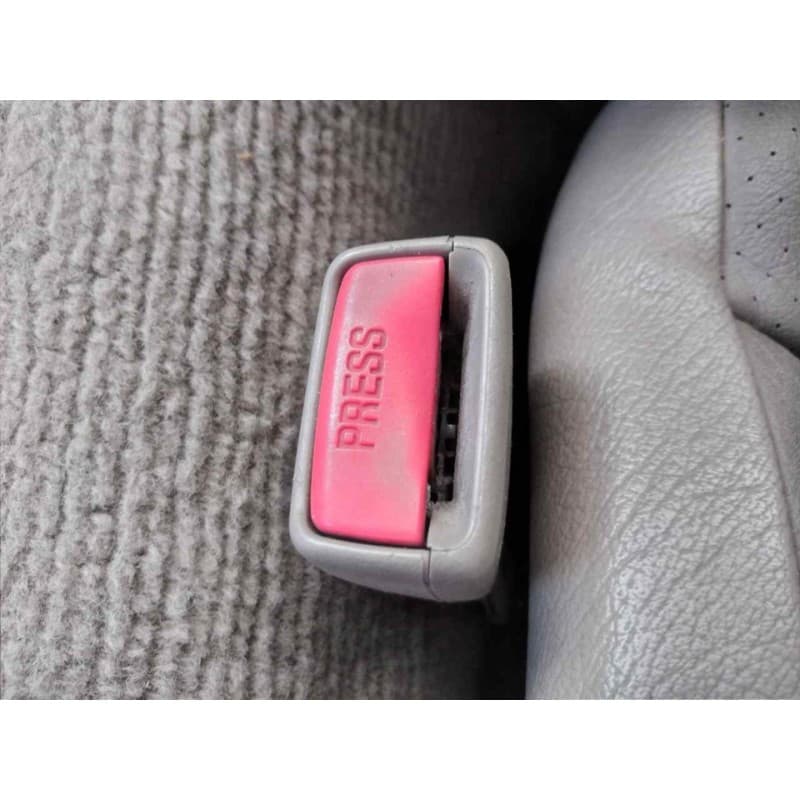 Recambio de enganche cinturon trasero izquierdo para chevrolet camaro cabrio piel referencia OEM IAM - Marrón