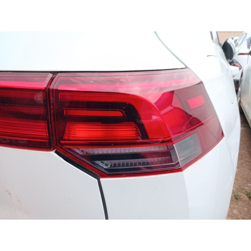Recambio de piloto trasero derecho para volkswagen golf viii lim. (cd1) referencia OEM IAM - Blanco