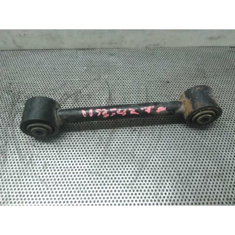 Recambio de brazo suspension inferior trasero izquierdo para nissan terrano/terrano.ii (r20) 2.7 turbodiesel referencia OEM IAM - Blanco