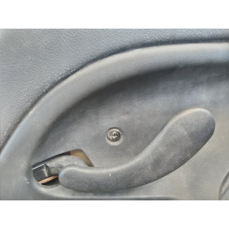 Recambio de maneta interior delantera izquierda para chevrolet camaro cabrio piel referencia OEM IAM - Marrón