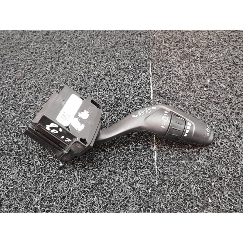 Recambio de mando limpia para ford focus turn. (cb8) trend referencia OEM IAM AV6T17553AD - Negro