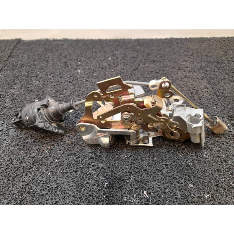 Recambio de cerradura puerta delantera derecha para mercedes-benz clase s (w140) berlina s 300 d (140.135) referencia OEM IAM A1