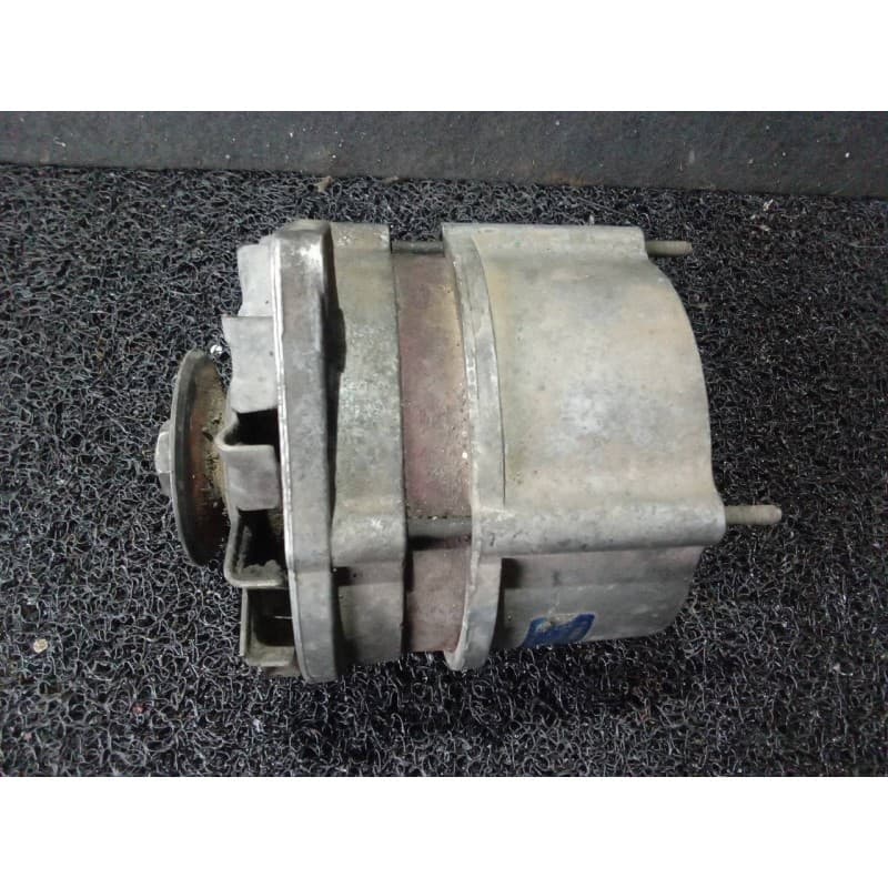 Recambio de alternador para alfa romeo 75 2.5 cat referencia OEM IAM 0120489905 BOSCH