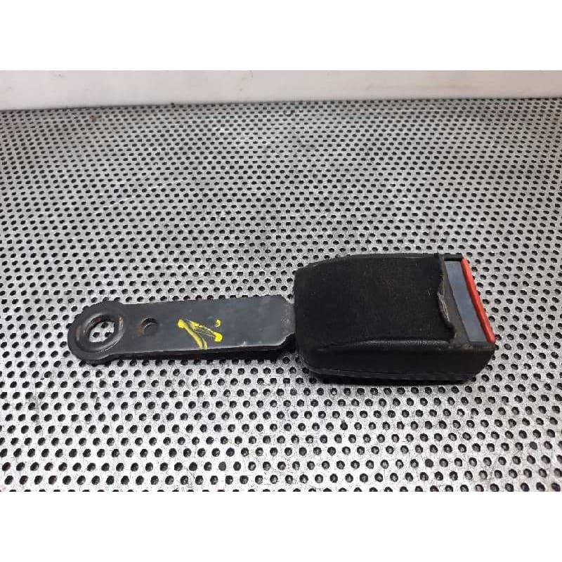 Recambio de enganche cinturon delantero izquierdo para peugeot 206 cc cc referencia OEM IAM - Gris