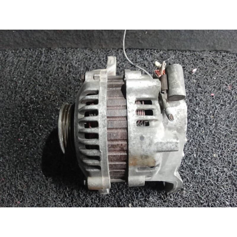 Recambio de alternador para nissan bluebird berlina (t12/72) 2.0 referencia OEM IAM 23100D4415 A2T48292 MITSUBISHI