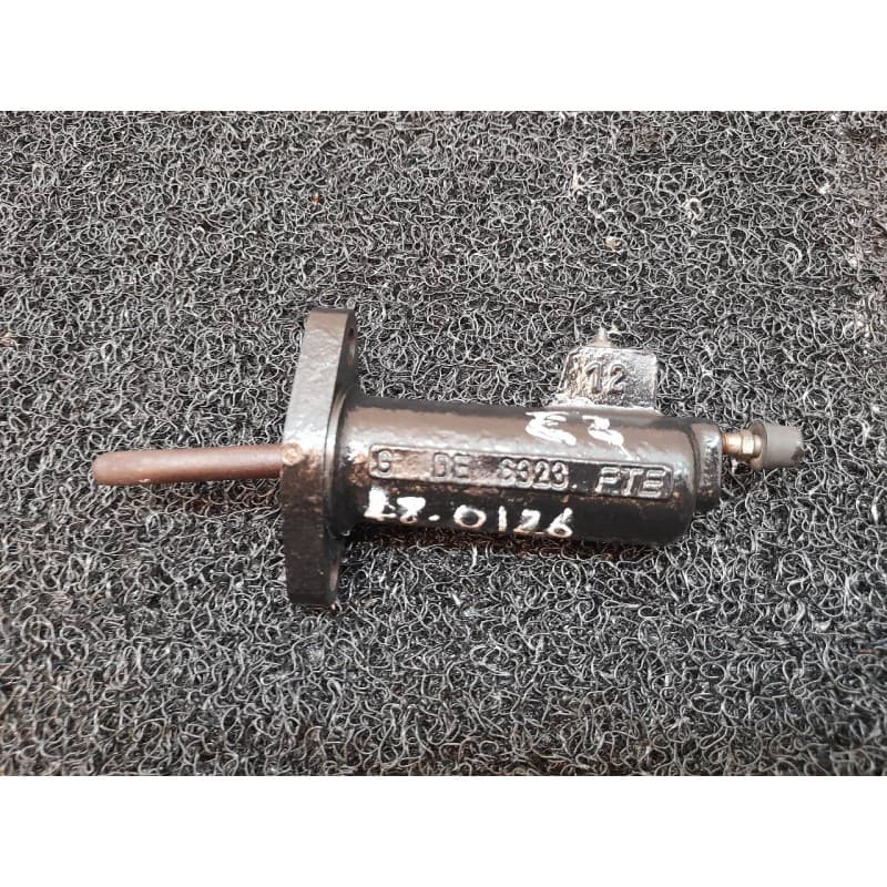 Recambio de bombin embrague para porsche 944 básico coupe referencia OEM IAM 6323 - Rojo
