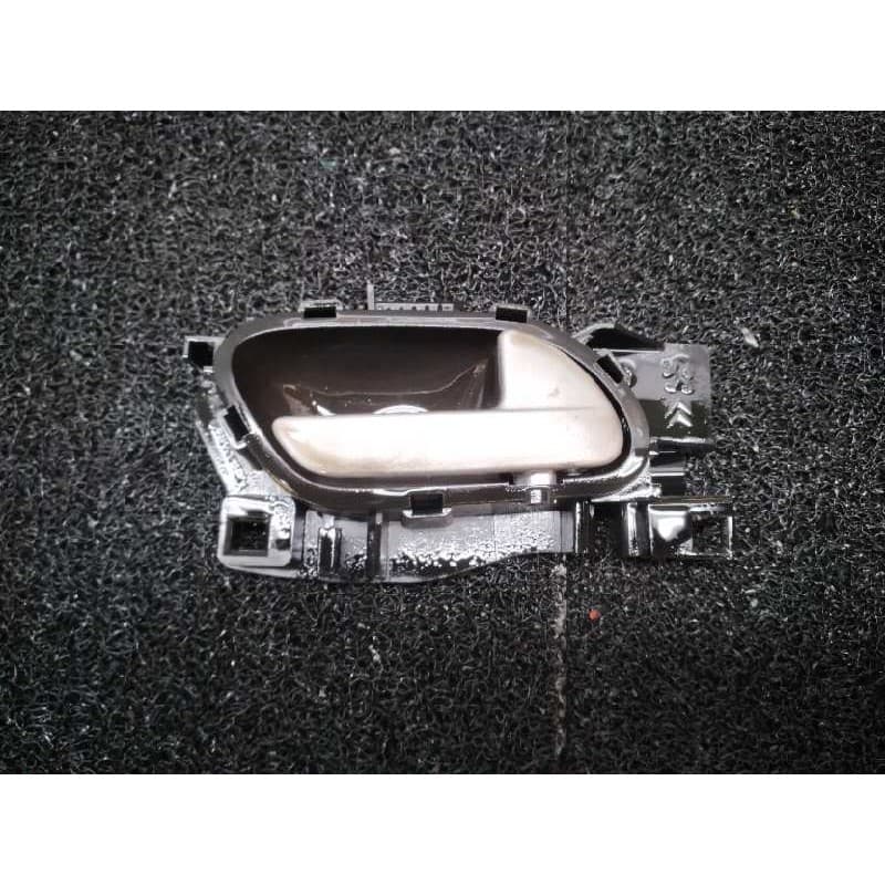 Recambio de maneta interior delantera derecha para citroën berlingo station wagon live edition referencia OEM IAM 96863075VV - Blanco