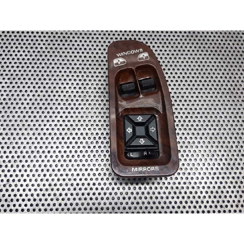 Recambio de mando elevalunas delantero izquierdo para chrysler voyager (es) 3.3 le grand voyager referencia OEM IAM 4685055