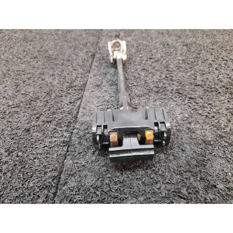 Recambio de retenedor puerta delantera izquierda para opel astra twin top cosmo referencia OEM IAM - Blanco