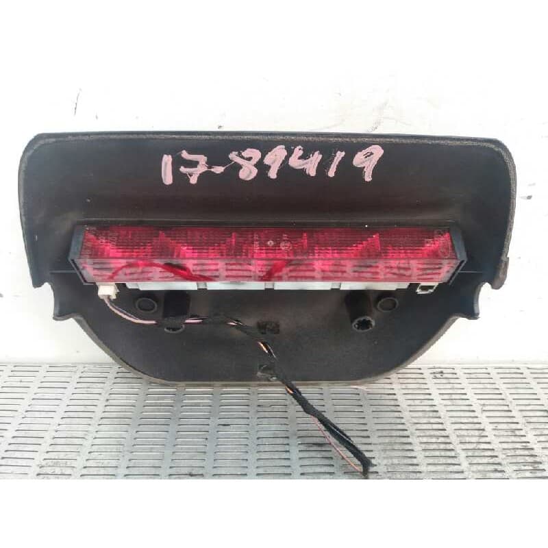 Recambio de luz central de freno para ford fiesta berlina 1.8 diesel cat referencia OEM IAM - Verde