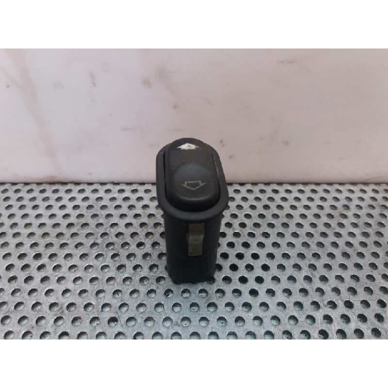Recambio de mando elevalunas trasero derecho para ford scorpio berl./turnier ghia berlina referencia OEM IAM 95BG14529BA - Negro