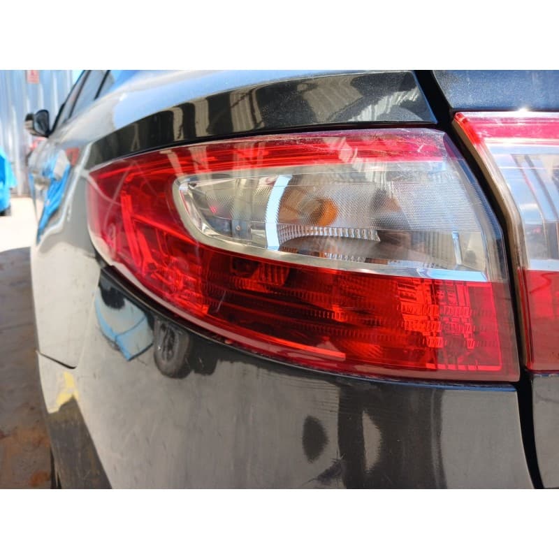 Recambio de piloto trasero izquierdo para renault fluence (l3_) 1.5 dci (l30d, l30l, l306, l33f, l33l, l33m, l33v, l33w) referen - Gris