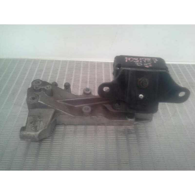 Recambio de soporte motor izquierdo para fuso/mitsubishi canter 3.0d referencia OEM IAM 504373217 - Blanco