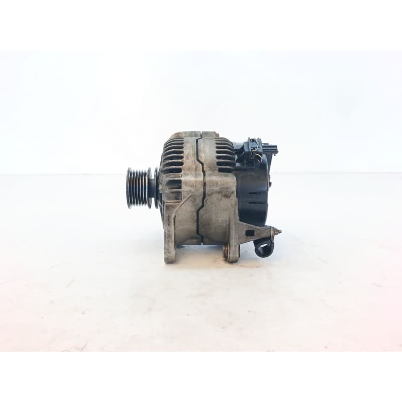 Recambio de alternador para volkswagen polo iii (6n1) 100 1.4 16v referencia OEM IAM 012332007 - Negro