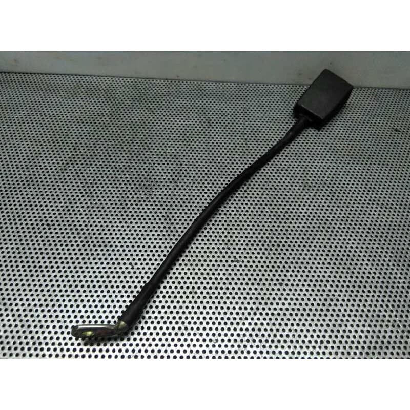 Recambio de enganche cinturon delantero derecho para mercedes-benz mb 180 2.4d referencia OEM IAM - Blanco