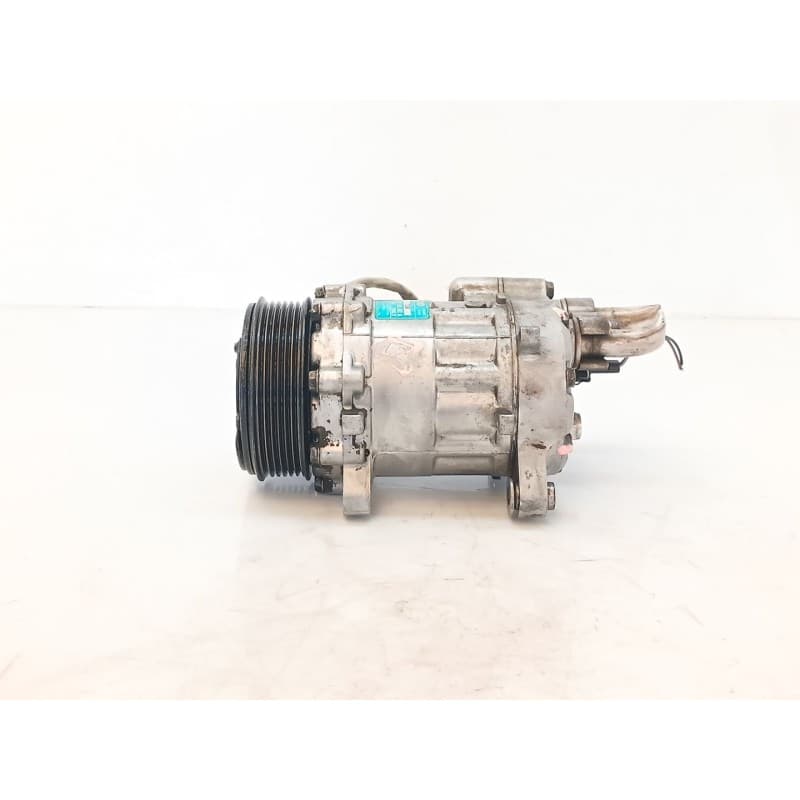 Recambio de compresor aire acondicionado para volkswagen polo iii (6n1) 100 1.4 16v referencia OEM IAM 6N0820803A 7158 - Negro