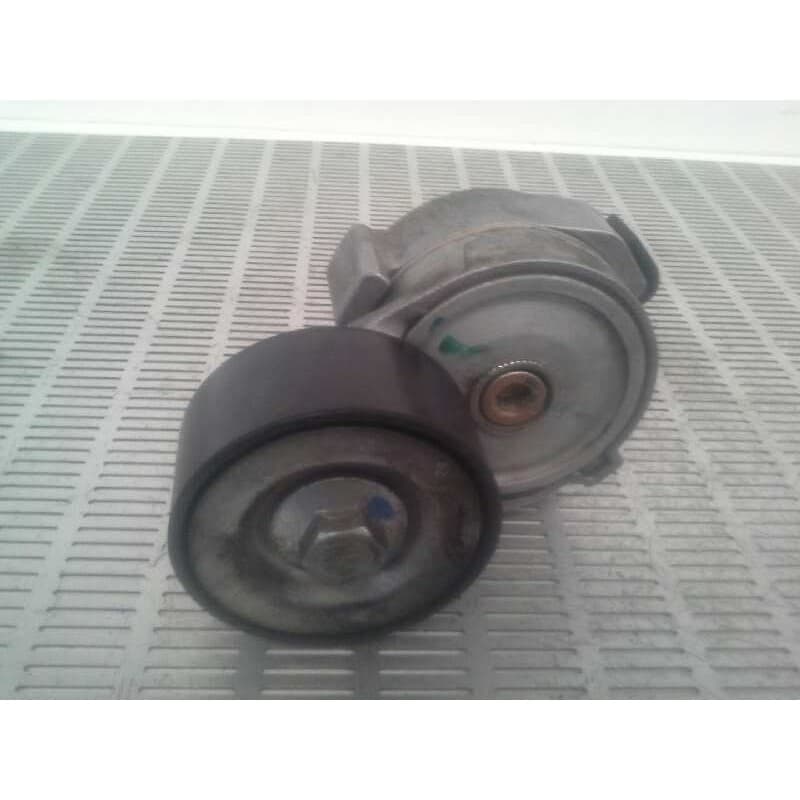 Recambio de tensor correa auxiliar para fuso/mitsubishi canter 3.0d referencia OEM IAM 504334700 - Blanco