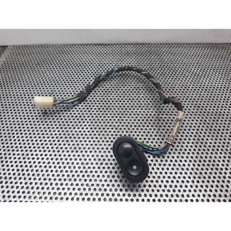 Recambio de mando elevalunas delantero derecho para opel tigra 1.4 16v referencia OEM IAM - Verde