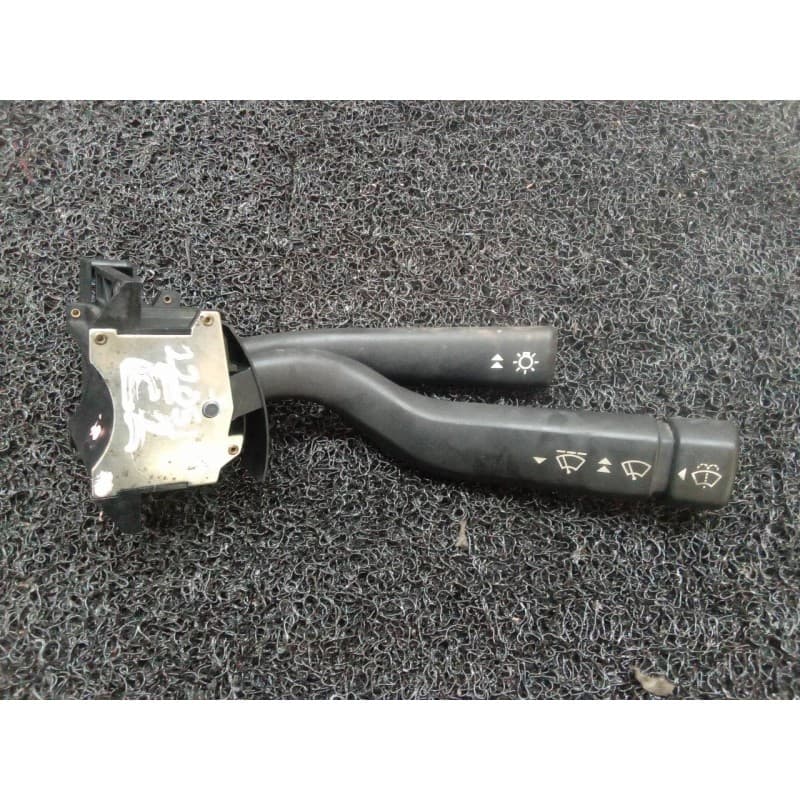 Recambio de mando limpia para ford transit, caja cerr. largo 95 ft 190 2.5 referencia OEM IAM 95VB11K665AA - Blanco