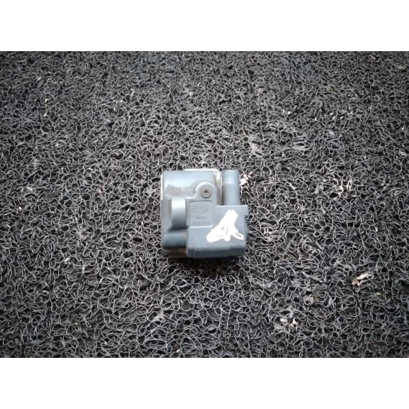 Recambio de motor cierre tapa combustible para smart coupe fortwo coupe mhd (52kw) (451.380) referencia OEM IAM 896104Q03