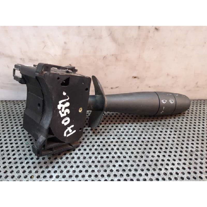 Recambio de mando limpia para opel movano (2004 =>) furgón medio techo elevado l2h2 3.5 t referencia OEM IAM 8200199519 - Blanco