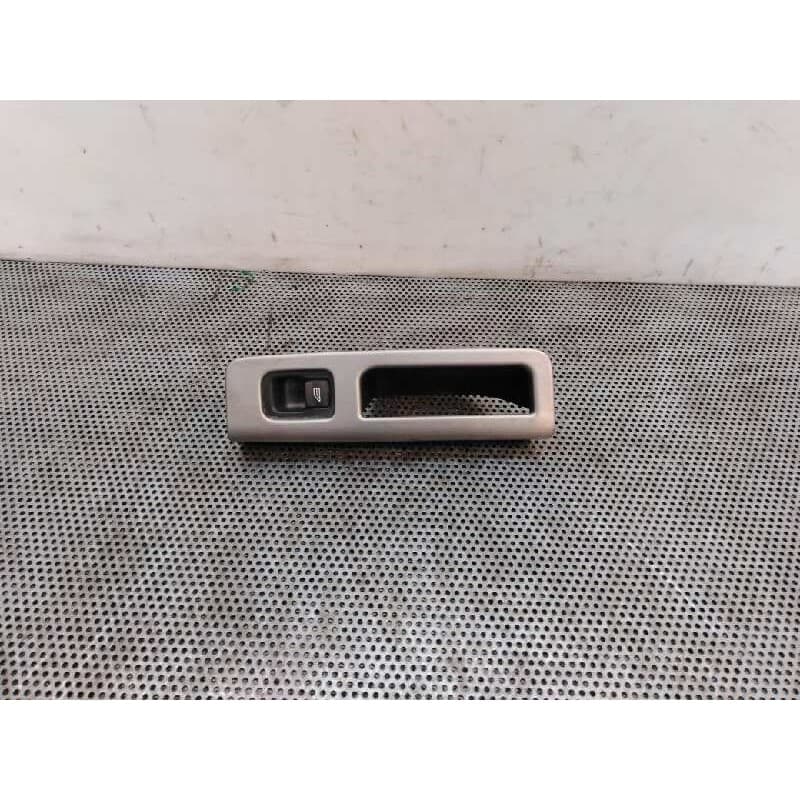 Recambio de mando elevalunas trasero derecho para volvo v50 familiar 1.6 d momentum referencia OEM IAM