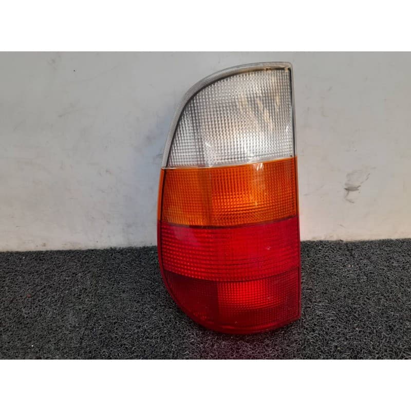 Recambio de piloto trasero derecho para volkswagen caddy ka/kb (9k9) furg. referencia OEM IAM - Blanco
