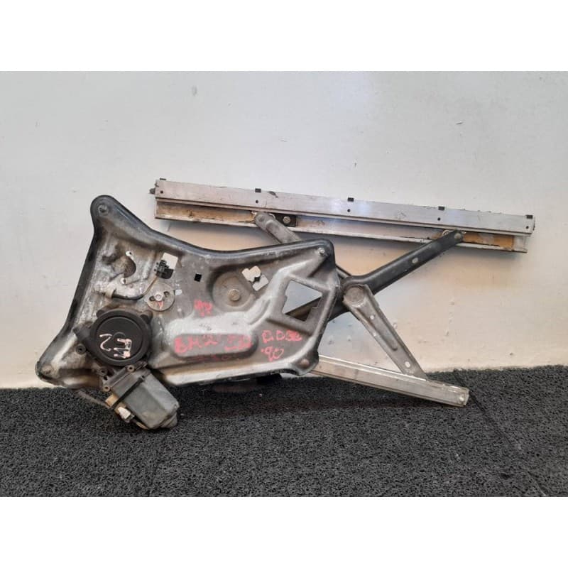 Recambio de elevalunas delantero derecho para bmw serie 7 (e32) 3.0 referencia OEM IAM 0130821242 140009