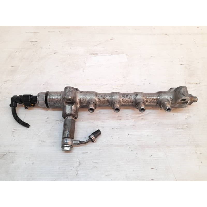 Recambio de rampa inyectora para opel astra j lim. 4türig business referencia OEM IAM A509009000027 DENSO - Negro