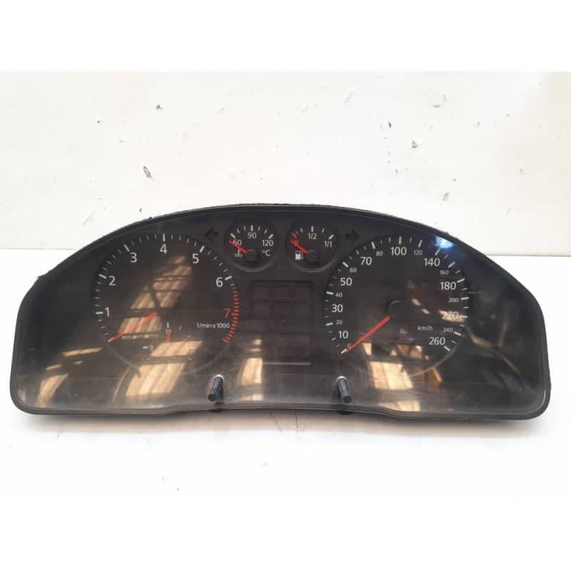 Recambio de cuadro instrumentos para audi a4 berlina (b5) 1.8 referencia OEM IAM 8D0919861C VDO