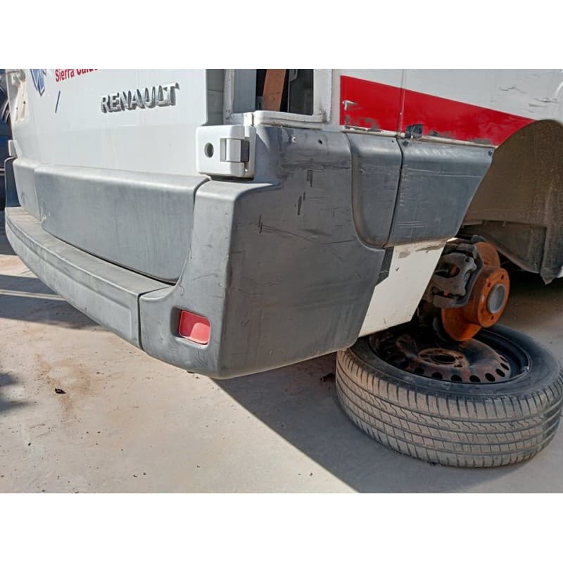 Recambio de puntera paragolpes trasera derecha para renault master kombi l2h2 3,5t referencia OEM IAM - Blanco