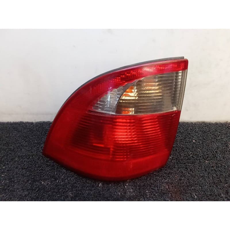 Recambio de piloto trasero izquierdo para saab 9-5 familiar 2.2 tid vector referencia OEM IAM - Azul