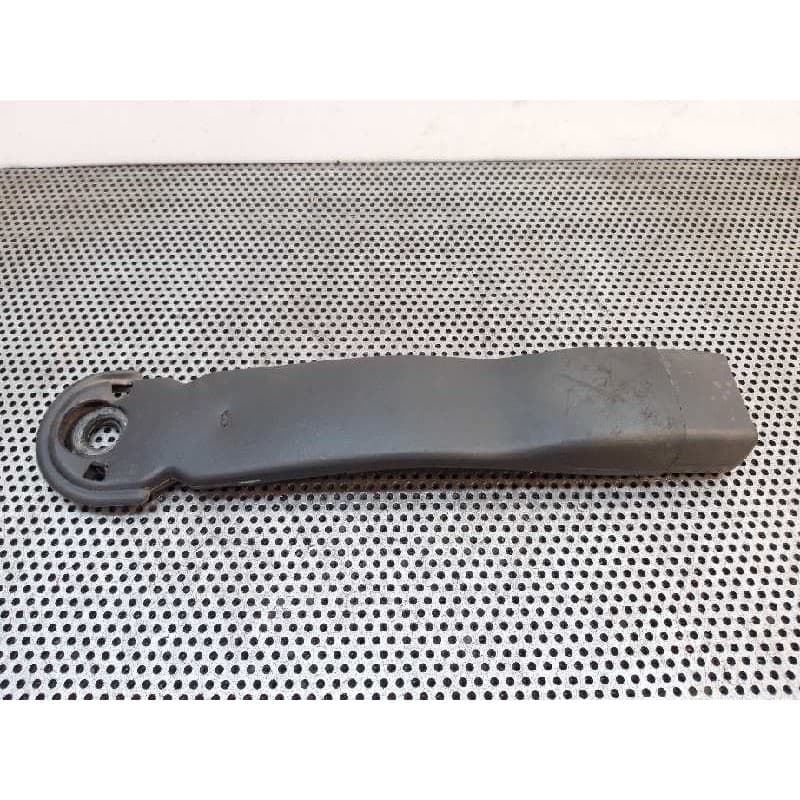 Recambio de enganche cinturon delantero izquierdo para chevrolet tahoe 5.3 lt premium referencia OEM IAM