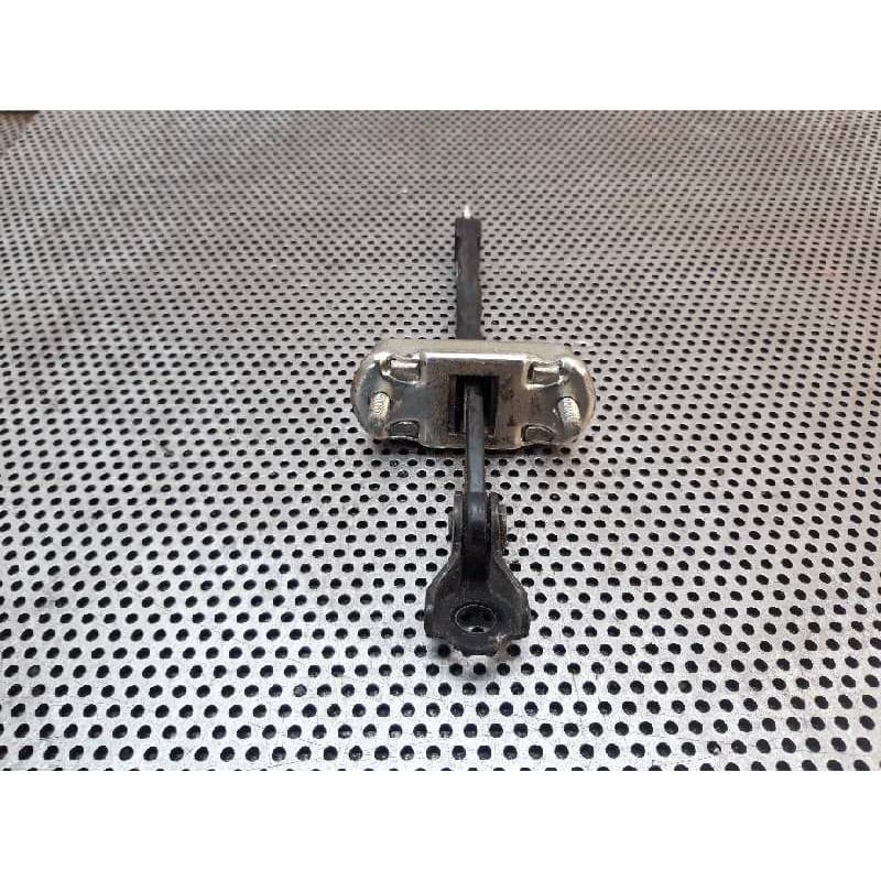 Recambio de retenedor puerta delantera derecha para nissan nt400 cabstar (01/20214) cabstar 35.xx cabina simple cabina individua - Blanco