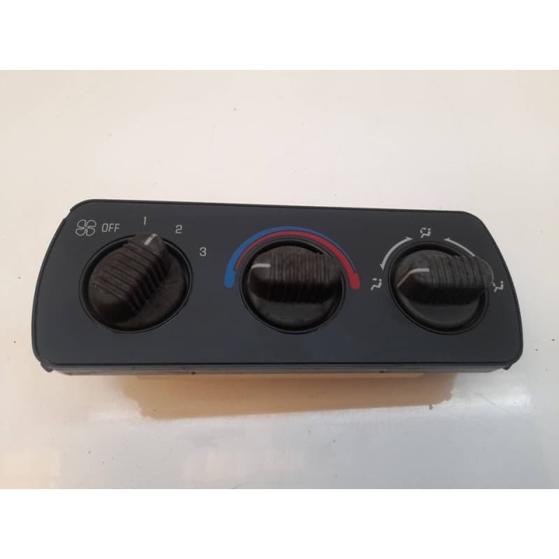 Recambio de mando calefaccion / aire acondicionado para chevrolet tahoe 5.3 lt premium referencia OEM IAM 15748176