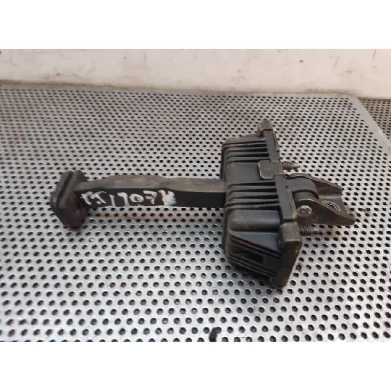 Recambio de retenedor puerta trasera izquierda para toyota avensis wagon (t25) 2.0 d-4d executive referencia OEM IAM - Negro