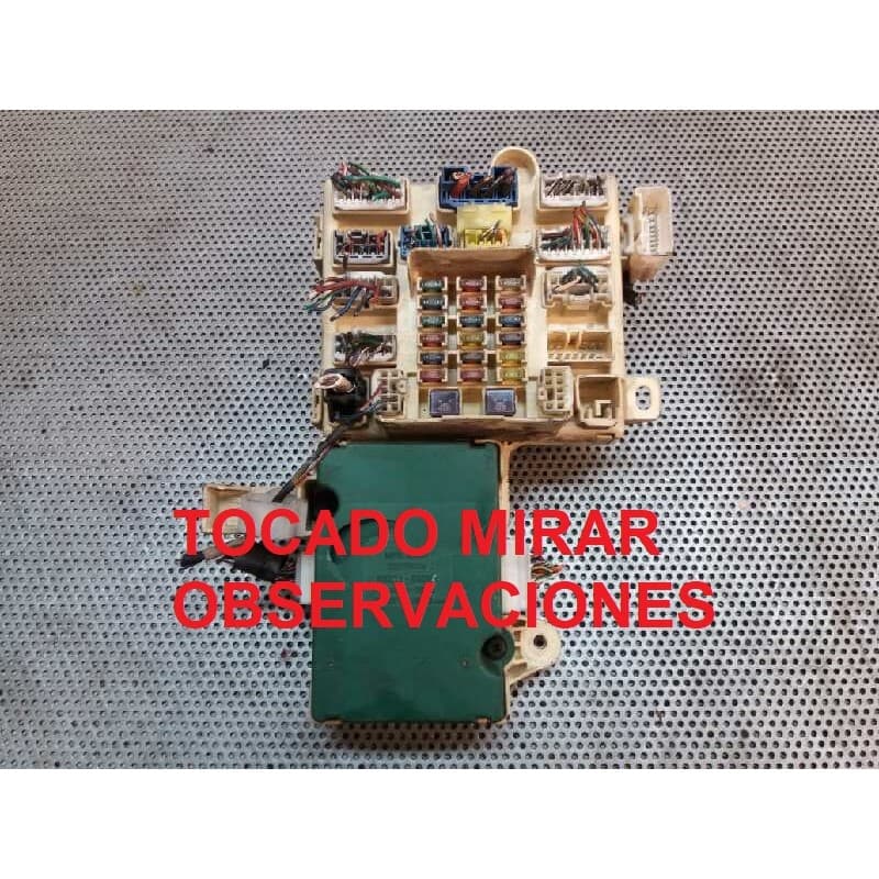 Recambio de caja reles / fusibles para toyota lexus is 200 (gxe10) sport referencia OEM IAM LHDD 2440000060 8922153030 - Blanco
