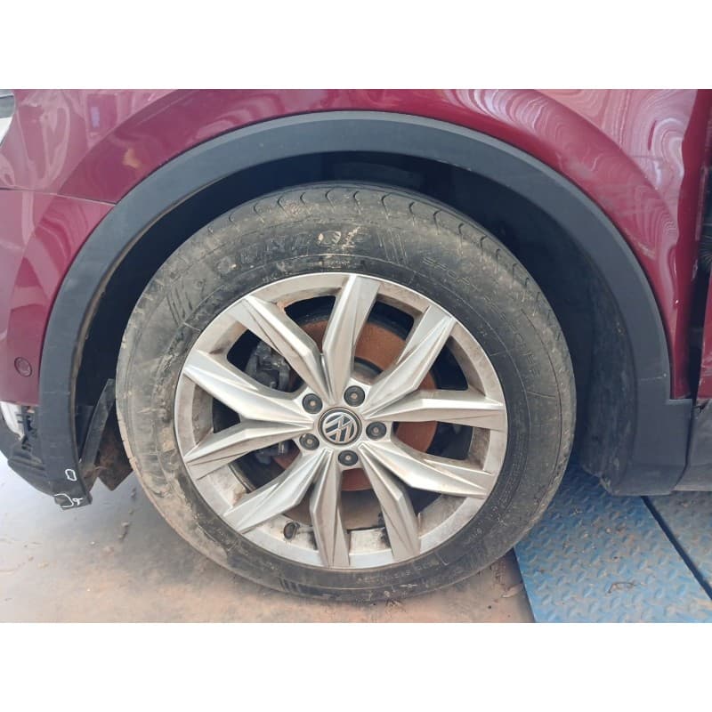 Recambio de aletin delantero izquierdo para volkswagen tiguan (ad1, ax1) 2.0 tdi referencia OEM IAM - Rojo