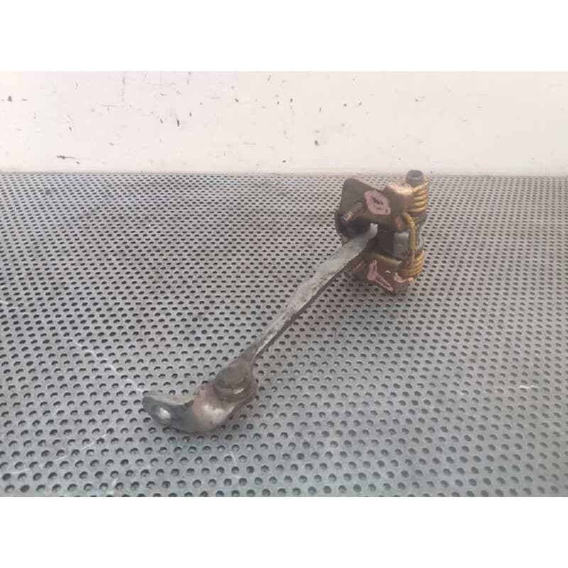 Recambio de retenedor puerta trasera derecha para renault megane i scenic (ja0) 1.9 dt alize referencia OEM IAM