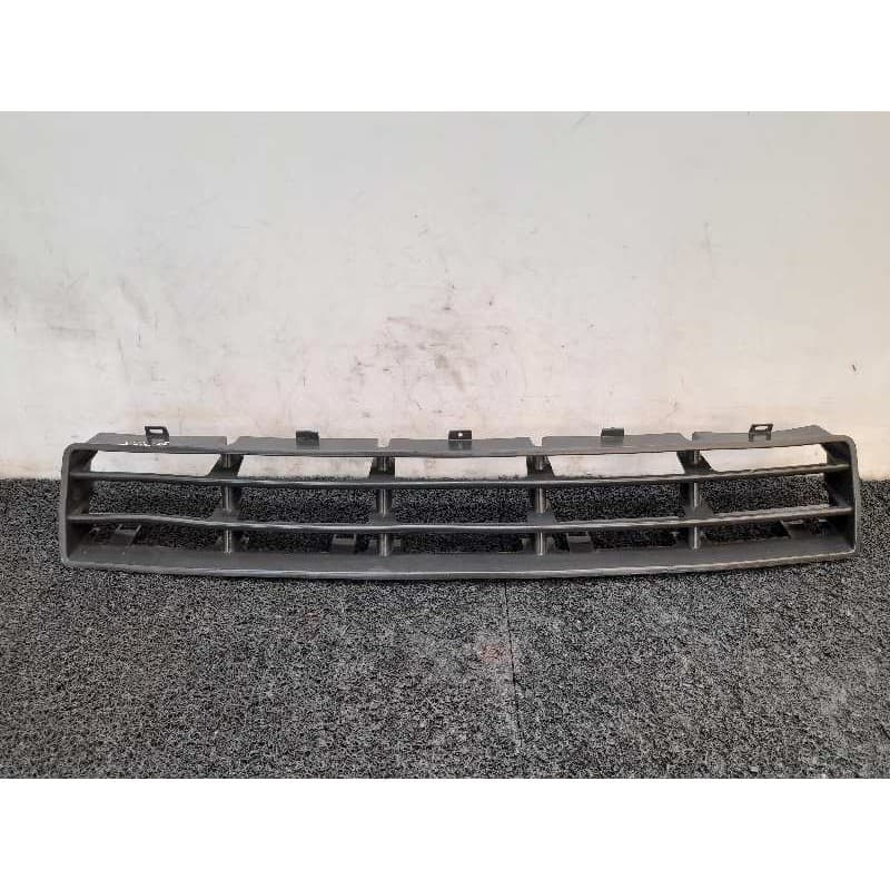 Recambio de rejilla paragolpes central para volkswagen golf iv berlina (1j1) advance referencia OEM IAM