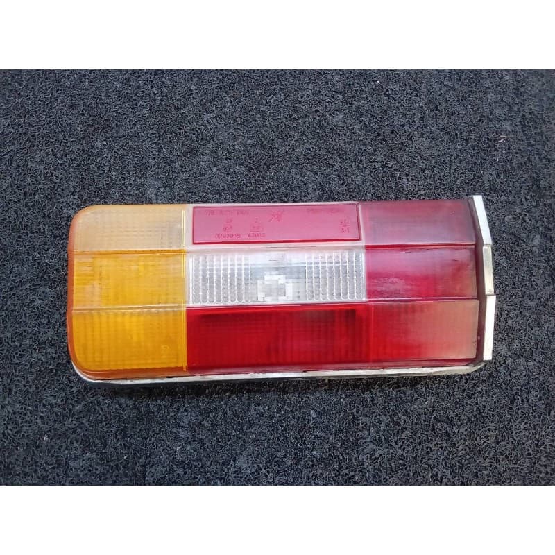 Recambio de piloto trasero izquierdo para lada niva ( 2121 / 21213 / 21214 / 21215 ) niva utility referencia OEM IAM 21063716041