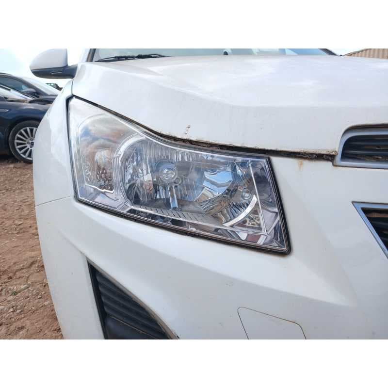 Recambio de faro derecho para chevrolet cruze hatchback (j305) 2.0 cdi referencia OEM IAM - Blanco