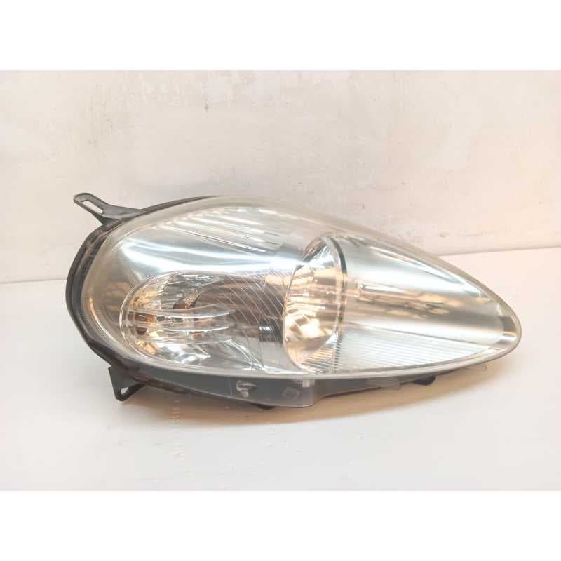 Recambio de faro derecho para fiat grande punto (199_) 1.3 d multijet referencia OEM IAM 89101388DX - Blanco