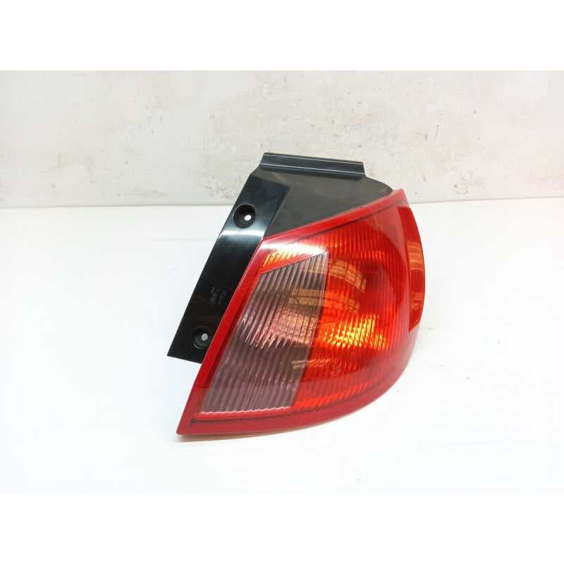 Recambio de piloto trasero derecho para mitsubishi colt vi (z3_a, z2_a) 1.3 (z21a) referencia OEM IAM MR957366 - Plata