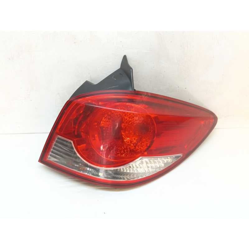 Recambio de piloto trasero derecho para chevrolet cruze hatchback (j305) 2.0 cdi referencia OEM IAM - Blanco