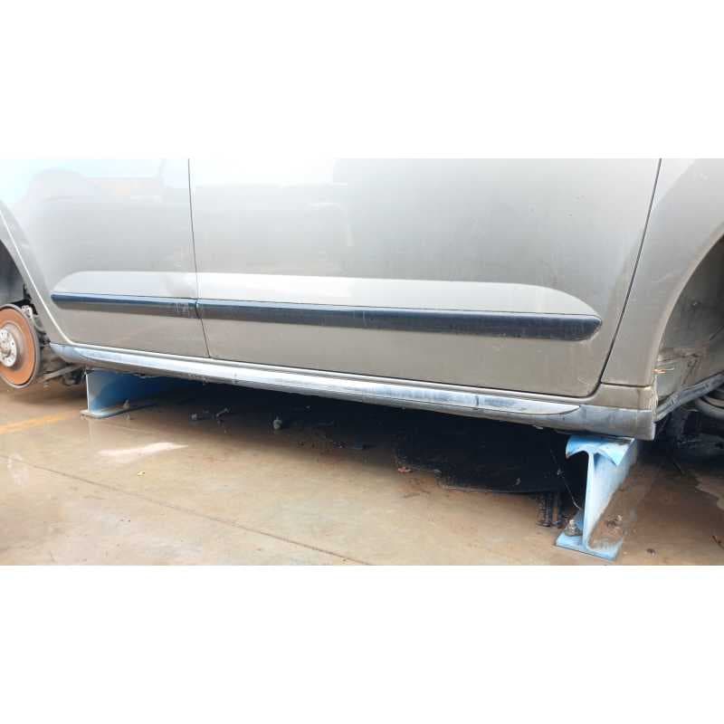 Recambio de faldon lateral derecho para peugeot 3008 monospace (0u_) 2.0 hdi hybrid4 referencia OEM IAM - Gris