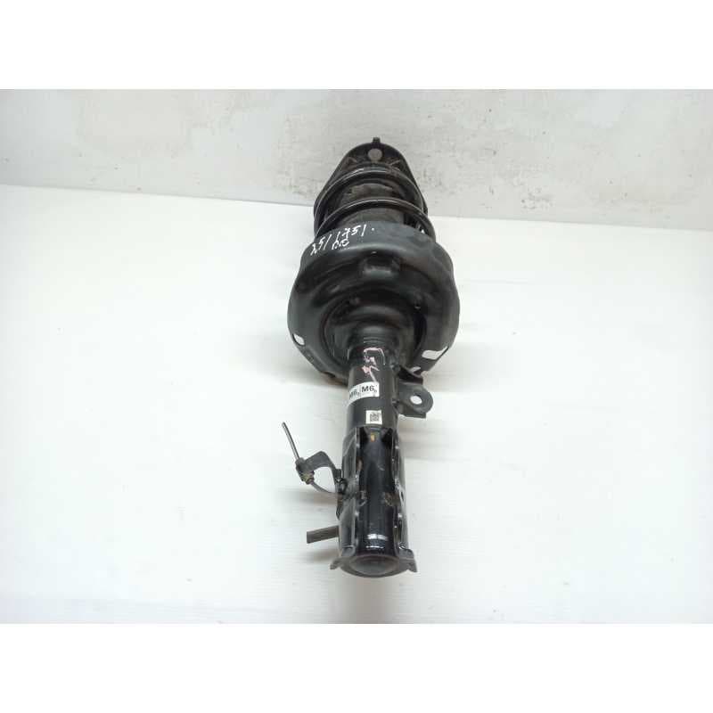 Recambio de amortiguador delantero derecho para toyota corolla ranchera familiar (_e21_) 1.8 hybrid (zwe211) referencia OEM IAM - Rojo