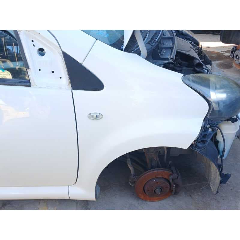Recambio de aleta delantera derecha para toyota aygo (_b1_) 1.0 (kgb10_) referencia OEM IAM - Blanco